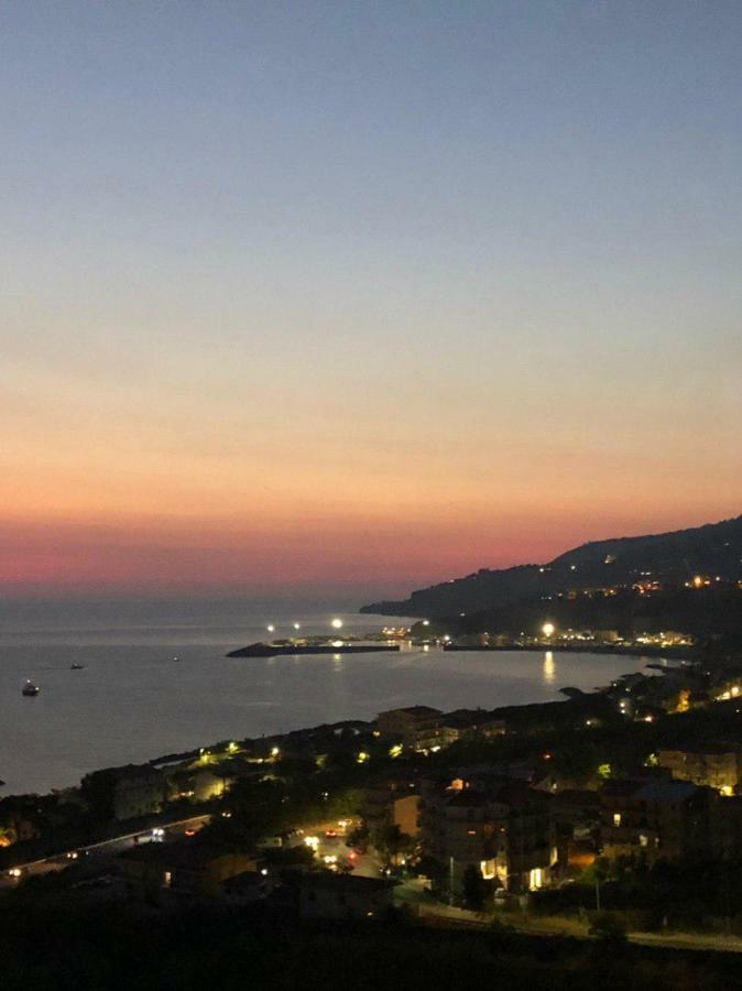 체트라로 La Terrazza Di Carmen E Fausto 아파트 외부 사진